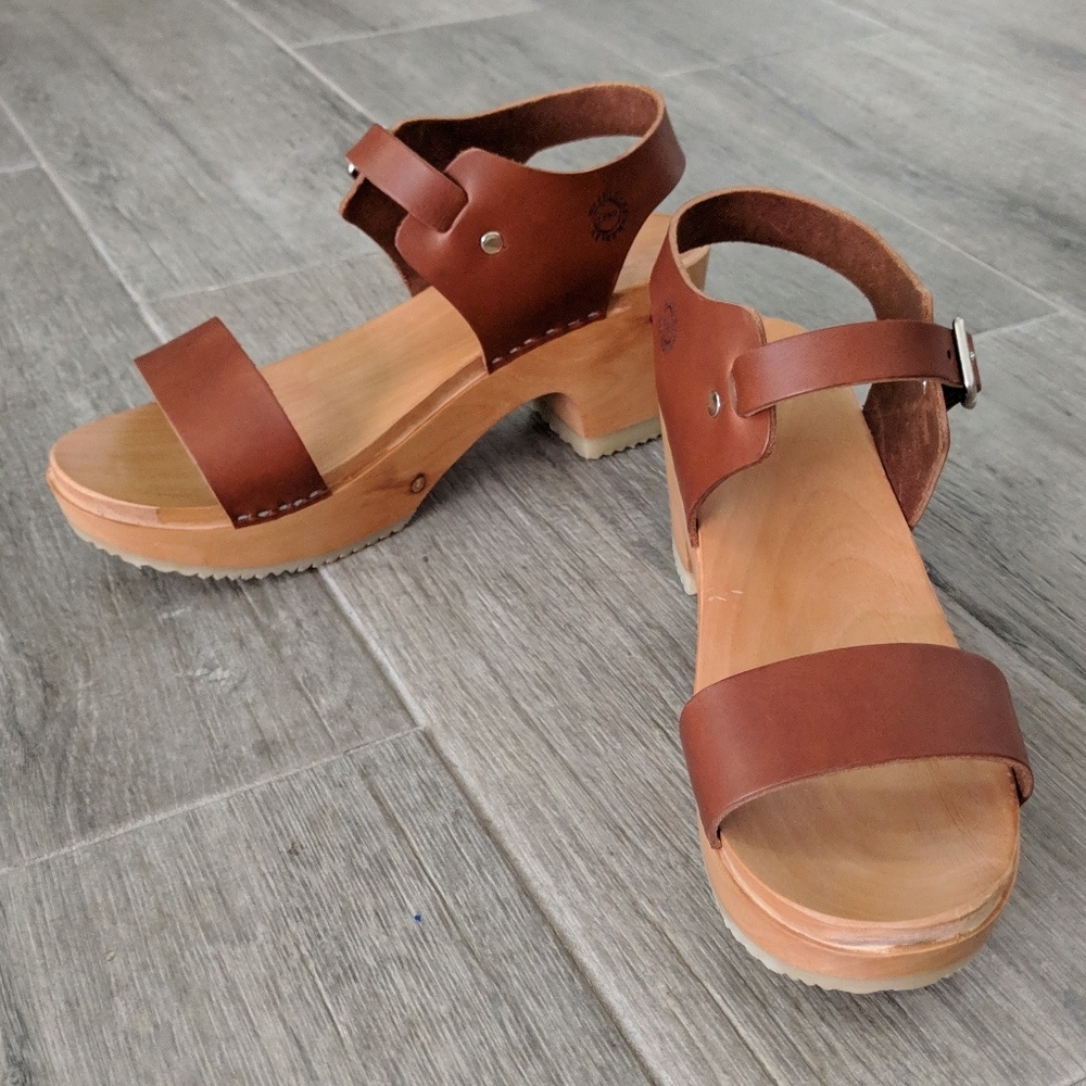 Zuzii Harness Clog Heels in Honey 38/8 chunky platform